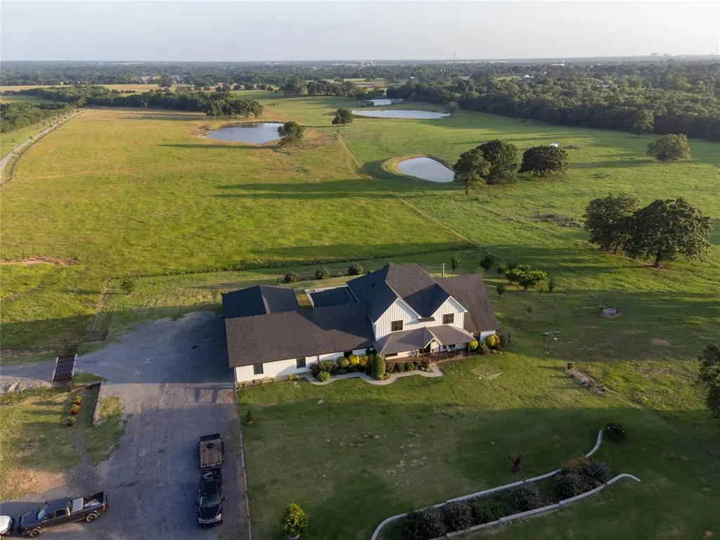 Photo 4 — 589 E Three Mile Road, Durant, OK 74701