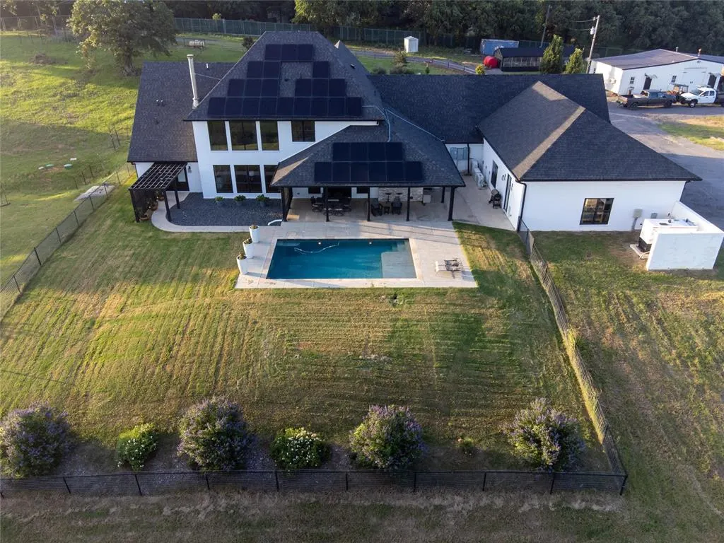 Photo 5 — 589 E Three Mile Road, Durant, OK 74701