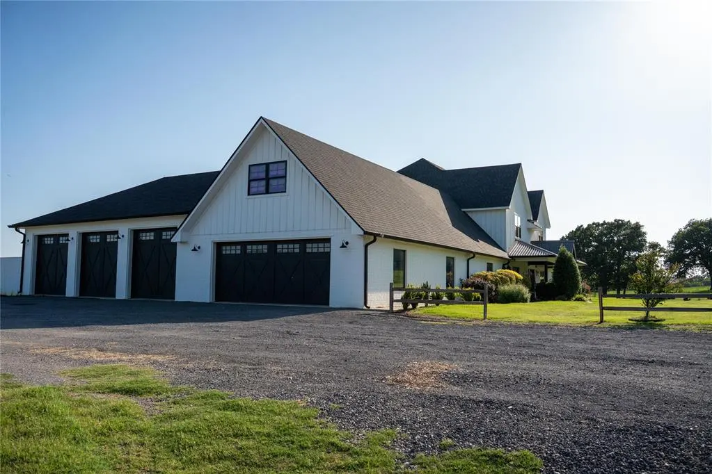 Photo 6 — 589 E Three Mile Road, Durant, OK 74701