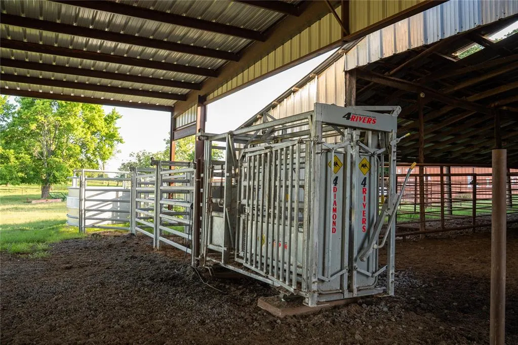 Photo 26 — 589 E Three Mile Road, Durant, OK 74701
