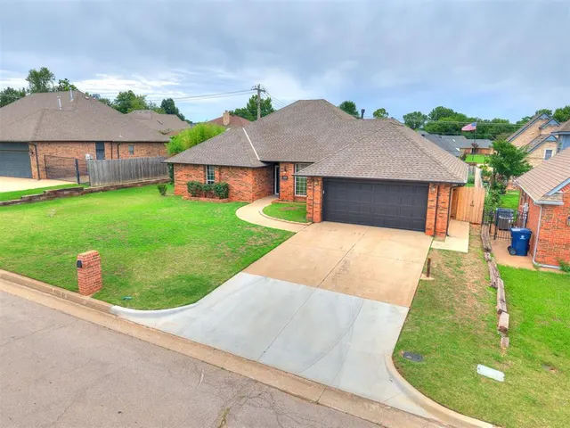 Photo 5 — 2701 SW 112th Street, Oklahoma City, OK 73170