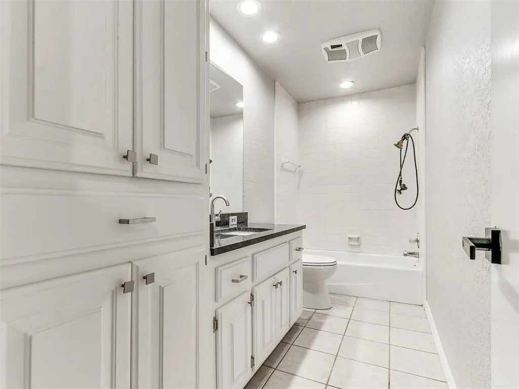 Photo 14 — 2701 SW 112th Street, Oklahoma City, OK 73170