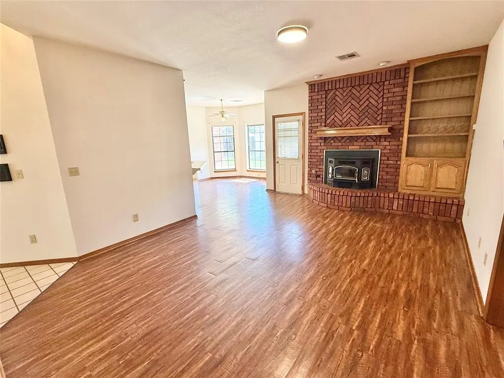 Photo 6 — 2912 Learly Lane, Altus, OK 73521