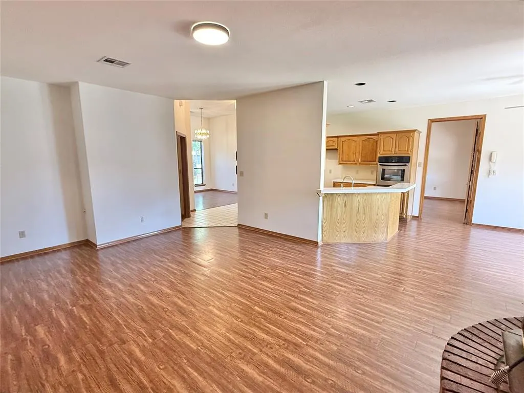Photo 7 — 2912 Learly Lane, Altus, OK 73521