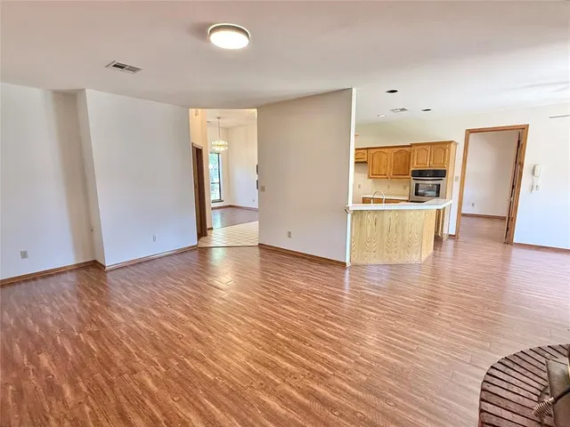 Photo 7 — 2912 Learly Lane, Altus, OK 73521