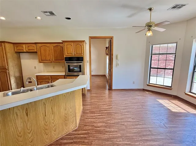 Photo 8 — 2912 Learly Lane, Altus, OK 73521