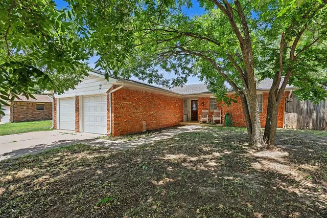 Photo 2 — 8313 NW 19th Street, Oklahoma City, OK 73127