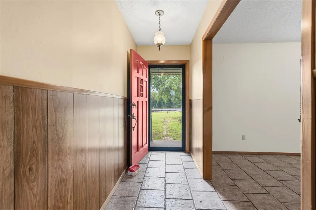 Photo 4 — 9102 E 32 Highway, Marietta, OK 73448