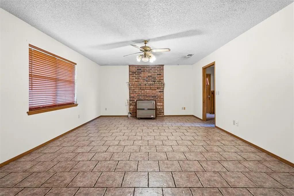 Photo 5 — 9102 E 32 Highway, Marietta, OK 73448