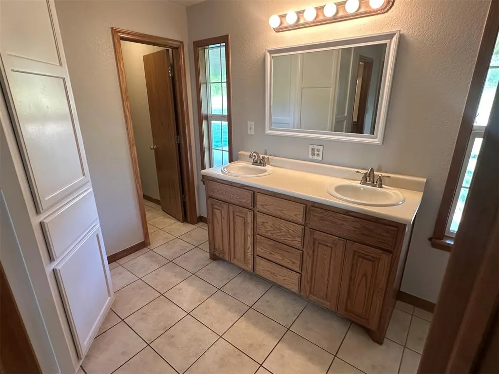 Photo 7 — 16306 E Gaddy Road, Shawnee, OK 74801