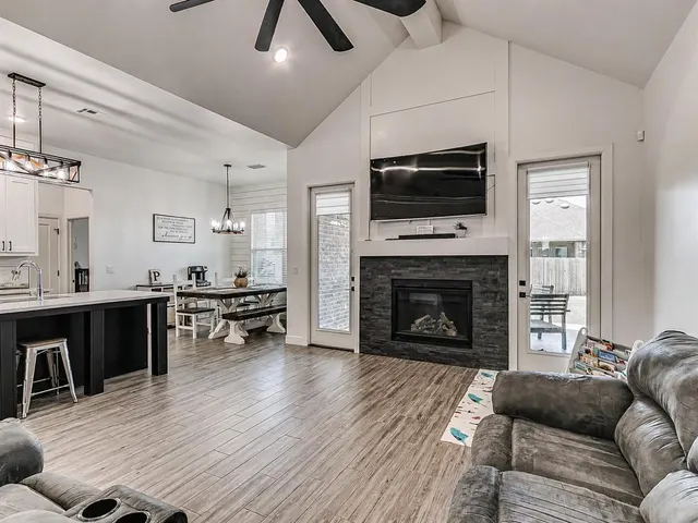 Photo 4 — 15401 Jasper Lane, Edmond, OK 73013