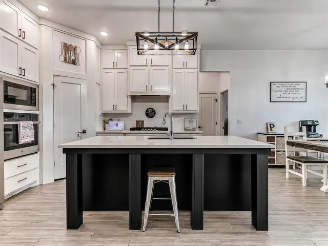 Photo 7 — 15401 Jasper Lane, Edmond, OK 73013