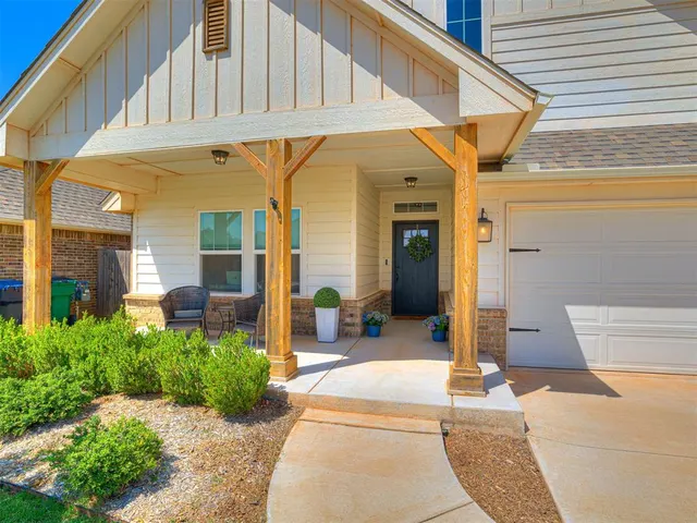 Photo 2 — 18412 Autumn Grove Drive, Edmond, OK 73012