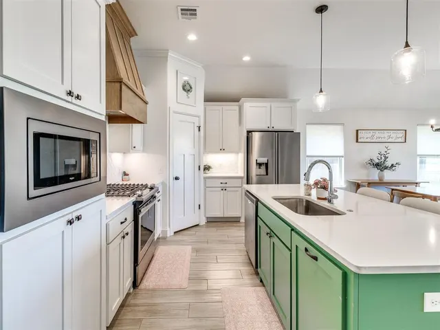 Photo 7 — 18412 Autumn Grove Drive, Edmond, OK 73012