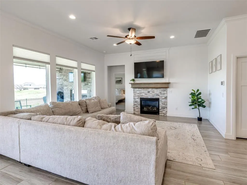 Photo 12 — 18412 Autumn Grove Drive, Edmond, OK 73012