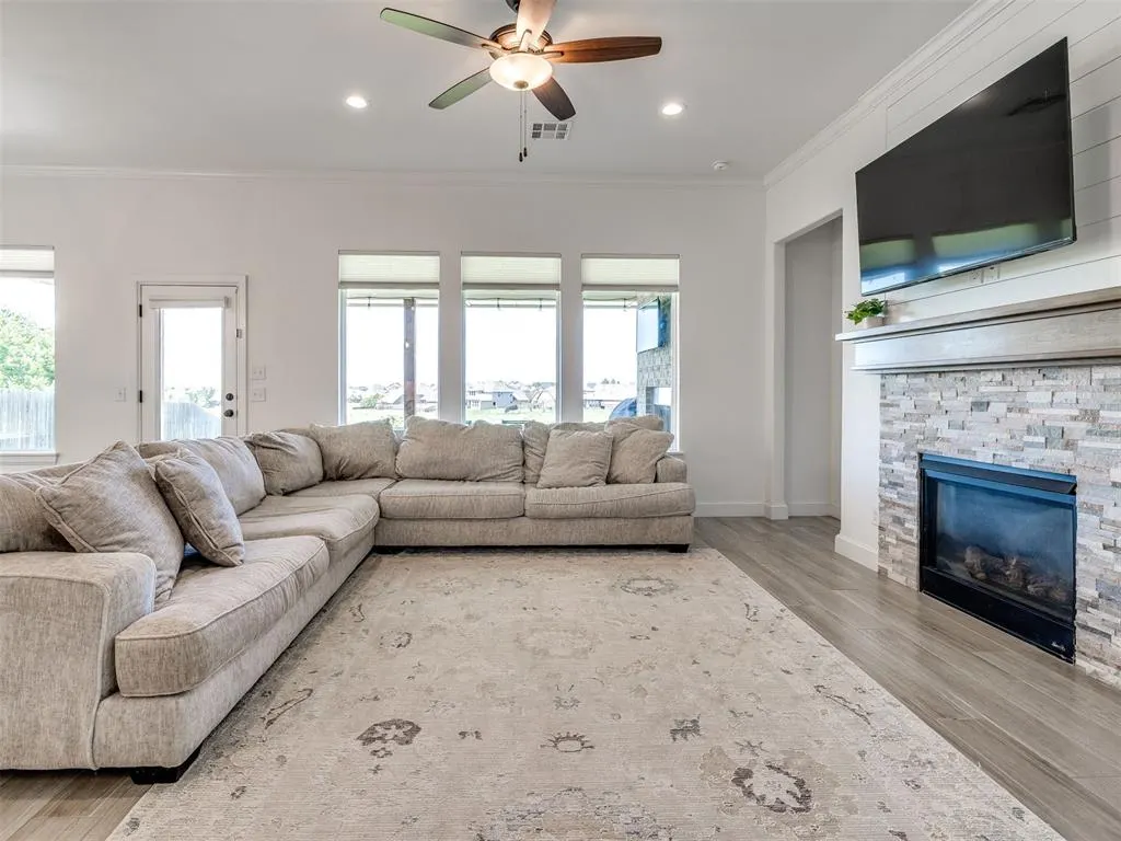 Photo 13 — 18412 Autumn Grove Drive, Edmond, OK 73012