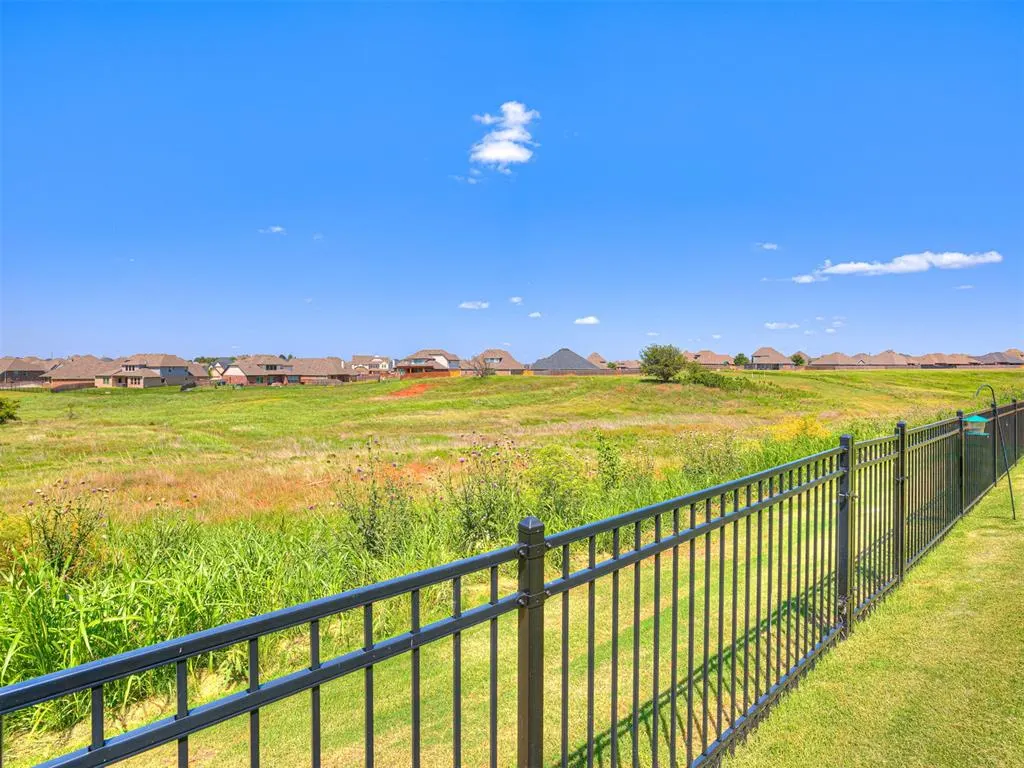 Photo 39 — 18412 Autumn Grove Drive, Edmond, OK 73012