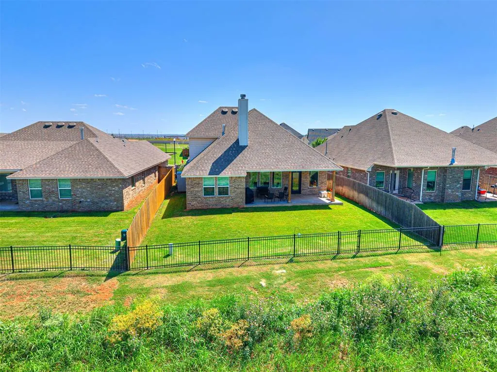Photo 42 — 18412 Autumn Grove Drive, Edmond, OK 73012
