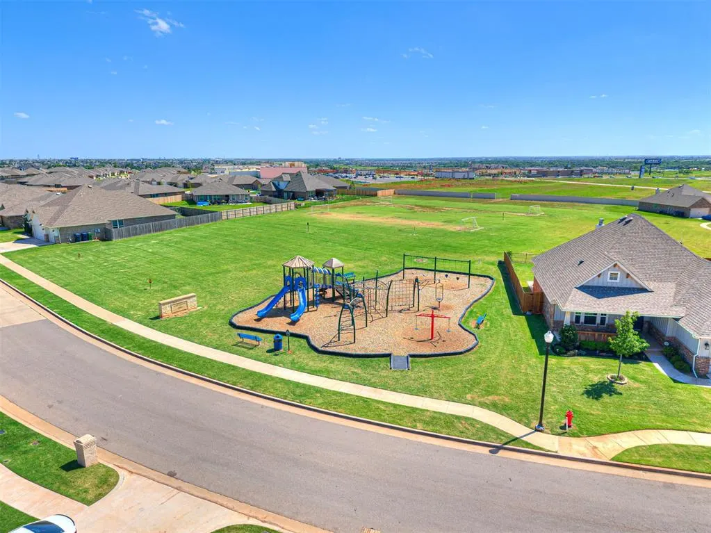 Photo 44 — 18412 Autumn Grove Drive, Edmond, OK 73012