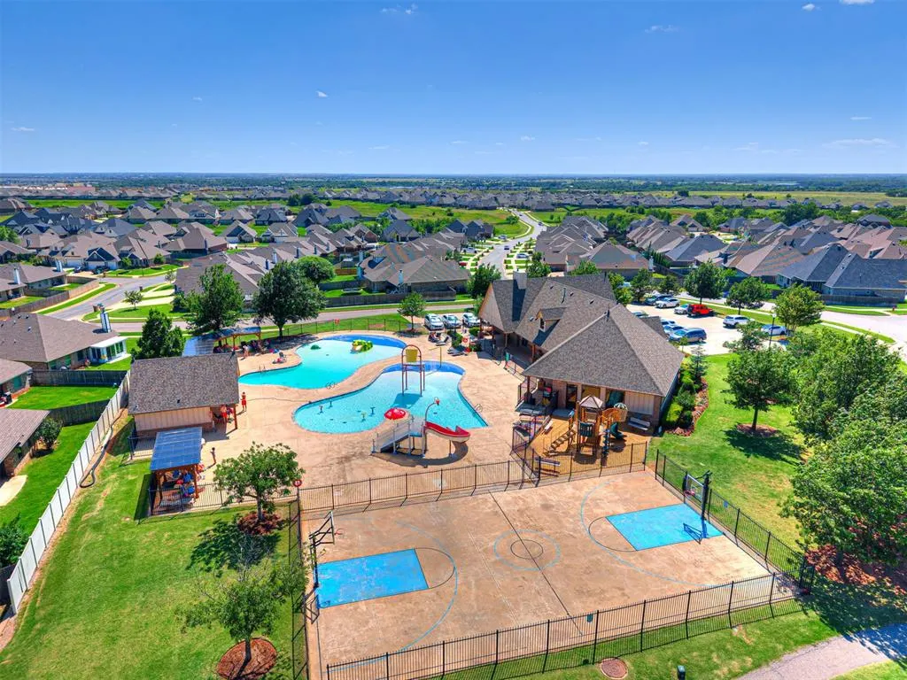 Photo 45 — 18412 Autumn Grove Drive, Edmond, OK 73012