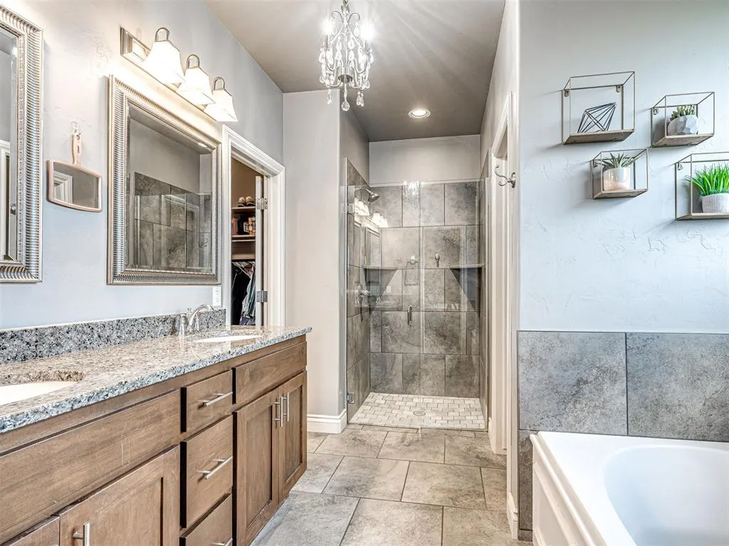 Photo 11 — 9433 NW 91st Street, Yukon, OK 73099