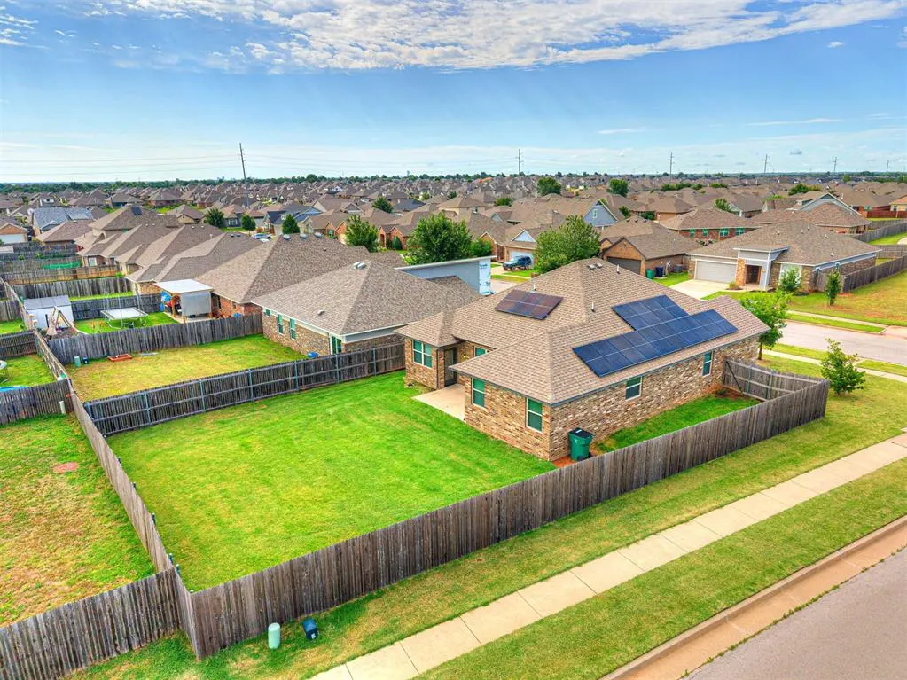 Photo 24 — 9433 NW 91st Street, Yukon, OK 73099