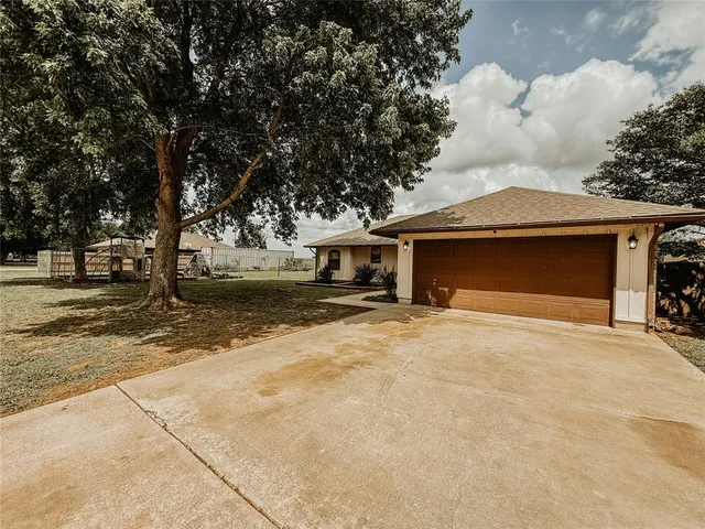 Photo 2 — 610 SE 7th Street, Lexington, OK 73051
