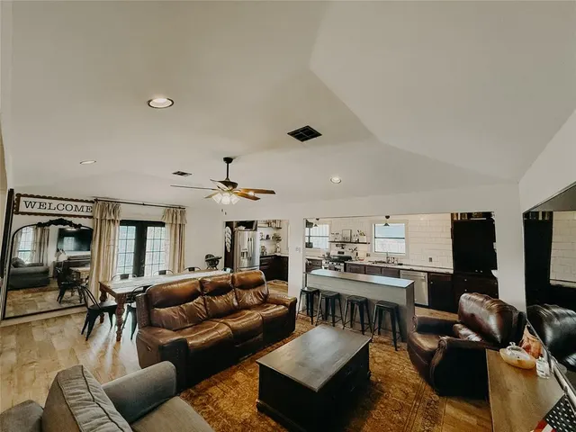 Photo 3 — 610 SE 7th Street, Lexington, OK 73051