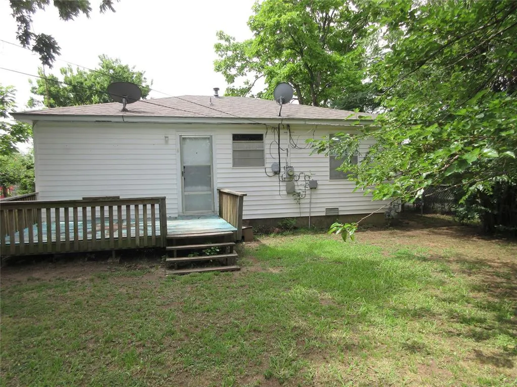 Photo 10 — 111 W Main Street, Tecumseh, OK 74873