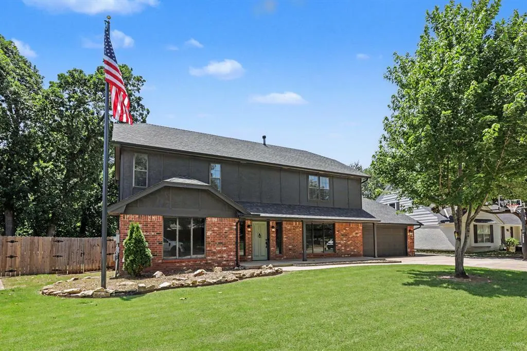 Photo 2 — 2404 Lytal Lane, Edmond, OK 73013