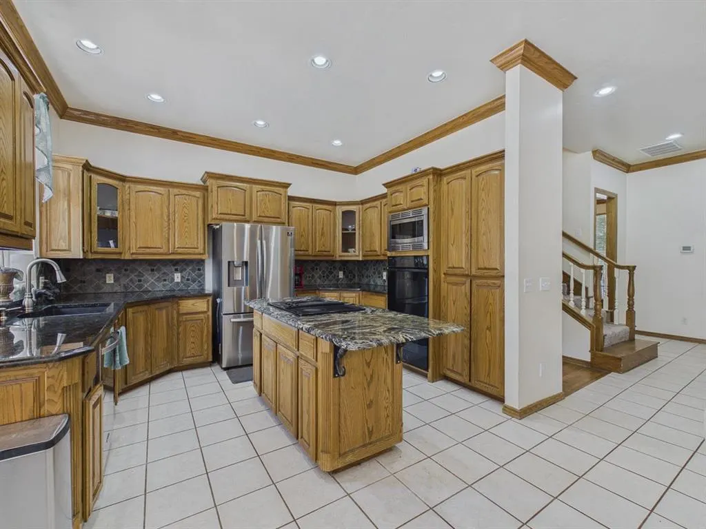 Photo 21 — 809 Fox Run Trail, Edmond, OK 73034