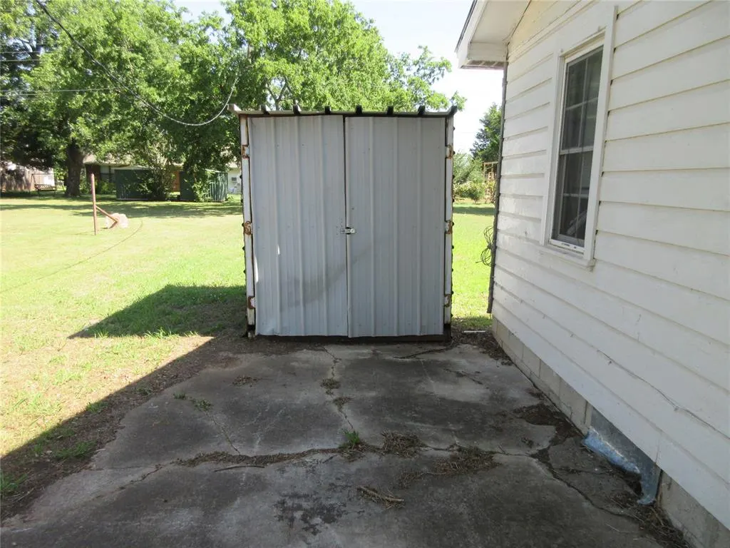 Photo 8 — 301 E Tennyson Avenue, Tecumseh, OK 74873