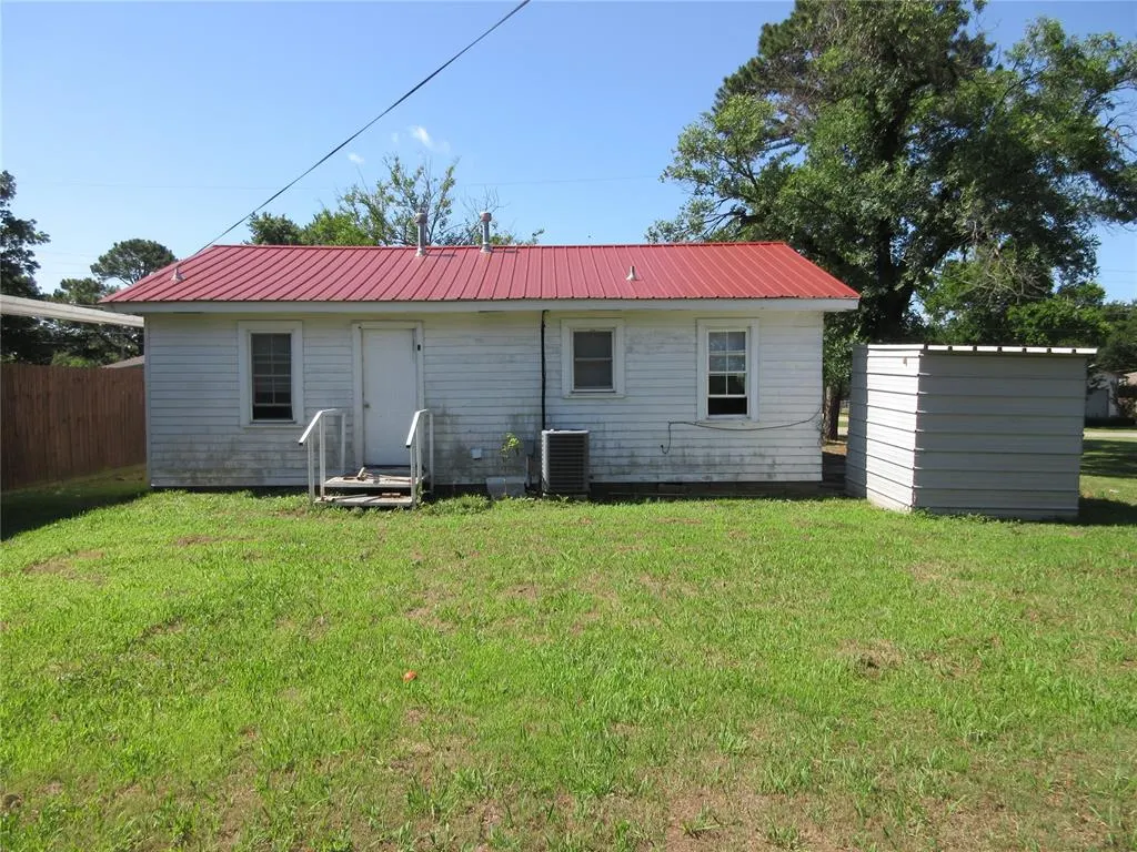 Photo 9 — 301 E Tennyson Avenue, Tecumseh, OK 74873