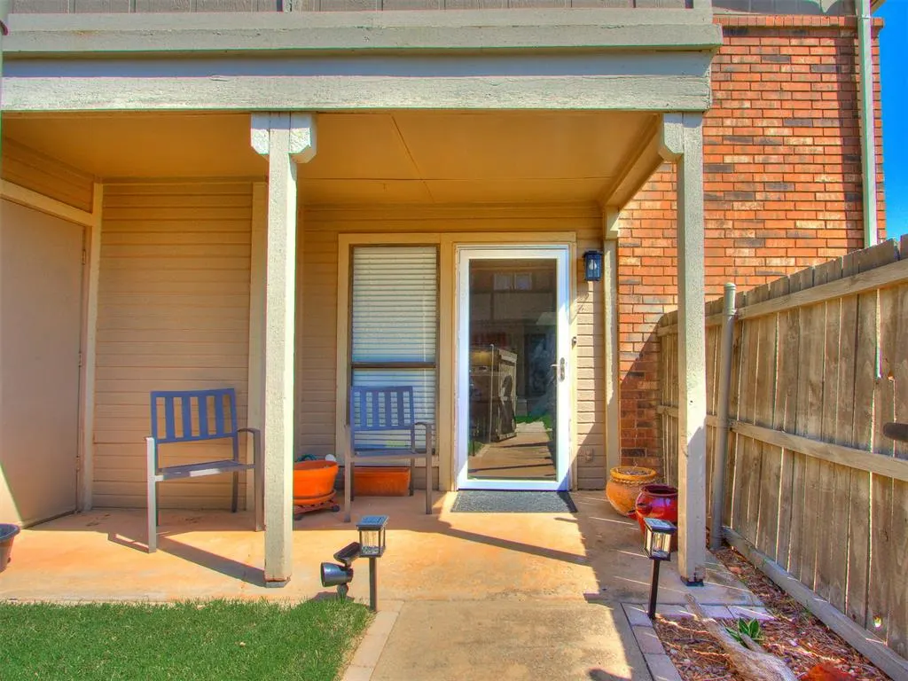Photo 2 — 11417 Springhollow Road 904, Oklahoma City, OK 73120