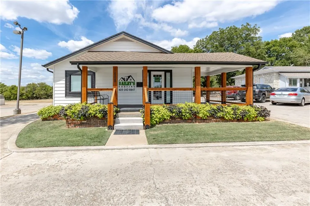 Front exterior — 1808 W Broadway Avenue, Sulphur, OK 73086
