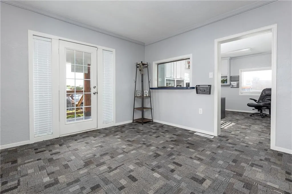 Photo 7 — 1808 W Broadway Avenue, Sulphur, OK 73086