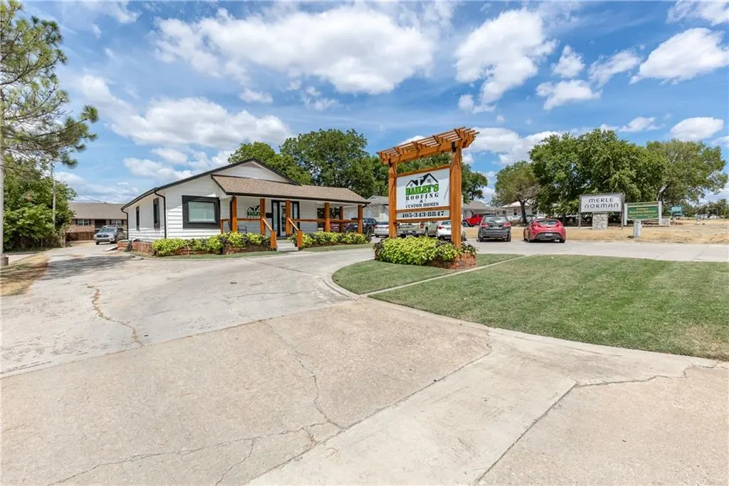 Photo 27 — 1808 W Broadway Avenue, Sulphur, OK 73086