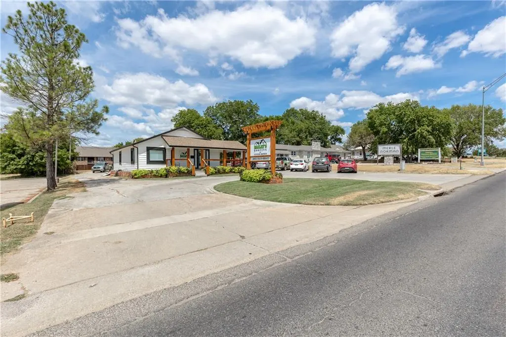 Photo 28 — 1808 W Broadway Avenue, Sulphur, OK 73086