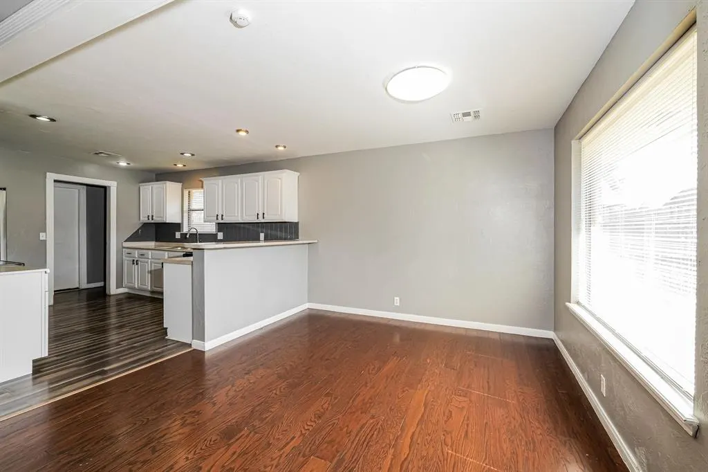 Photo 4 — 1120 Mars Road, Edmond, OK 73003