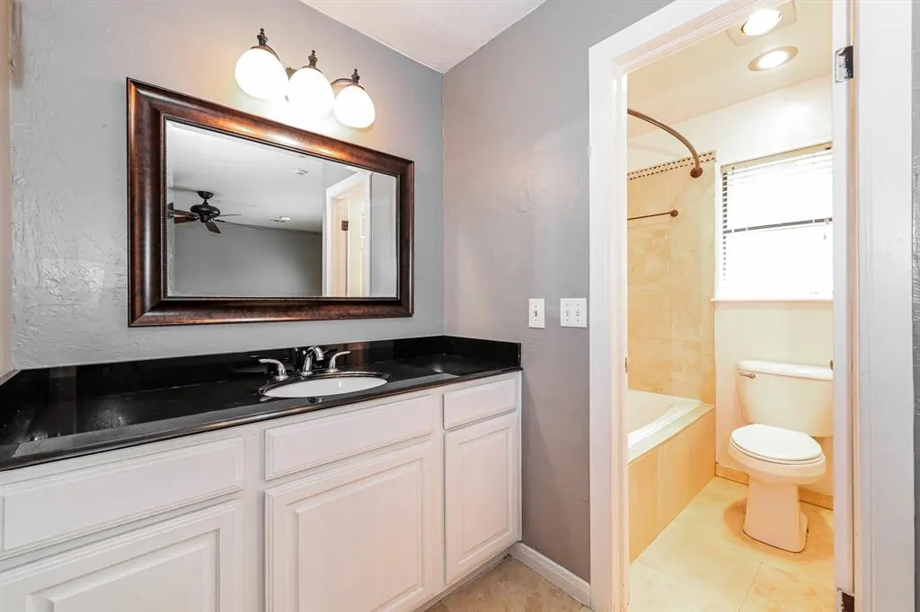 Photo 9 — 1120 Mars Road, Edmond, OK 73003