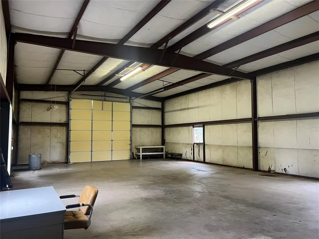 Photo 11 — 523 W Country Club Road, Chickasha, OK 73018