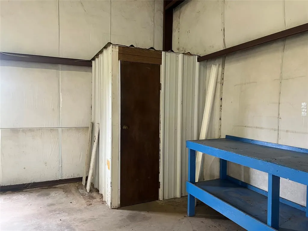 Photo 12 — 523 W Country Club Road, Chickasha, OK 73018