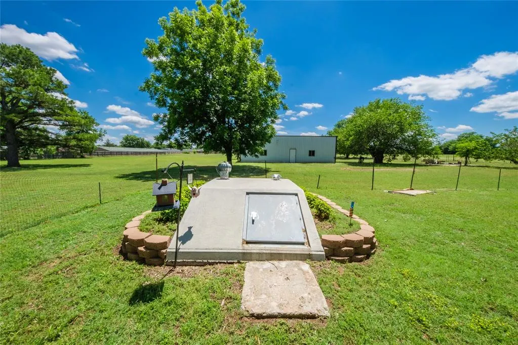 Photo 14 — 523 W Country Club Road, Chickasha, OK 73018