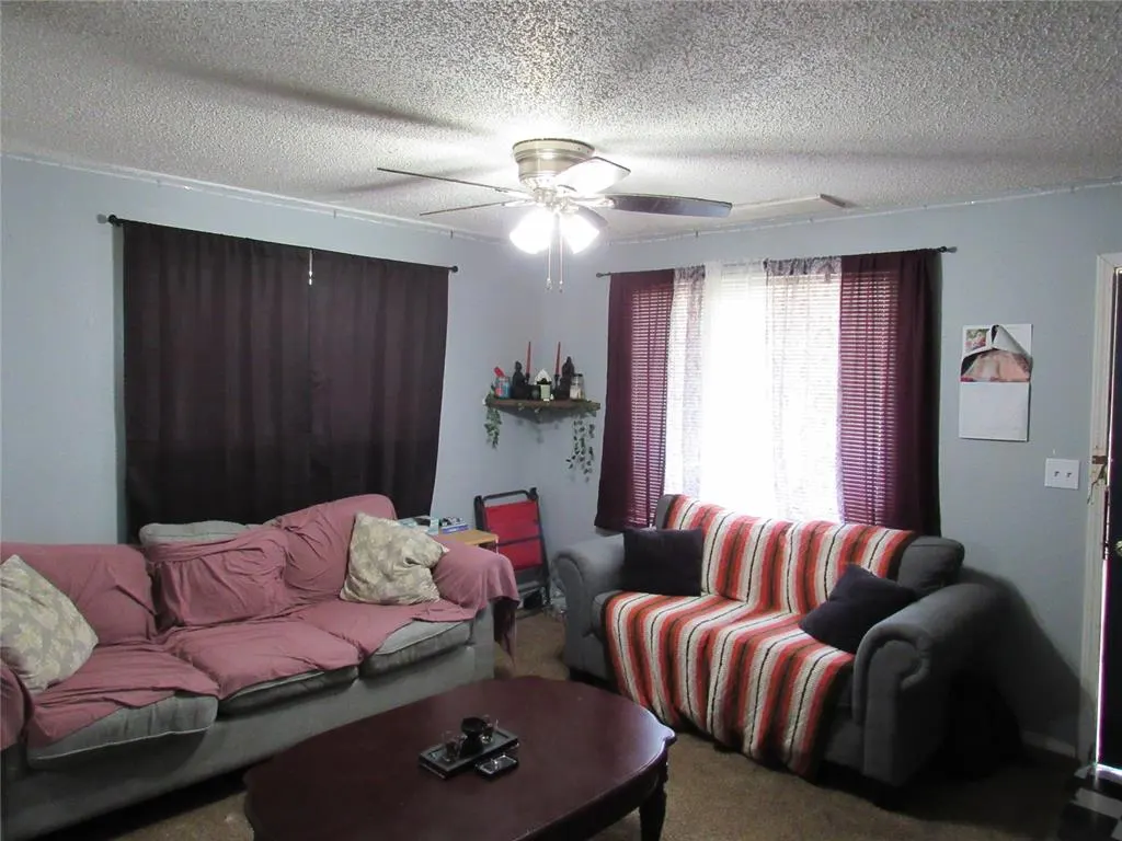 Photo 3 — 625 E Main, Byars, OK 74831