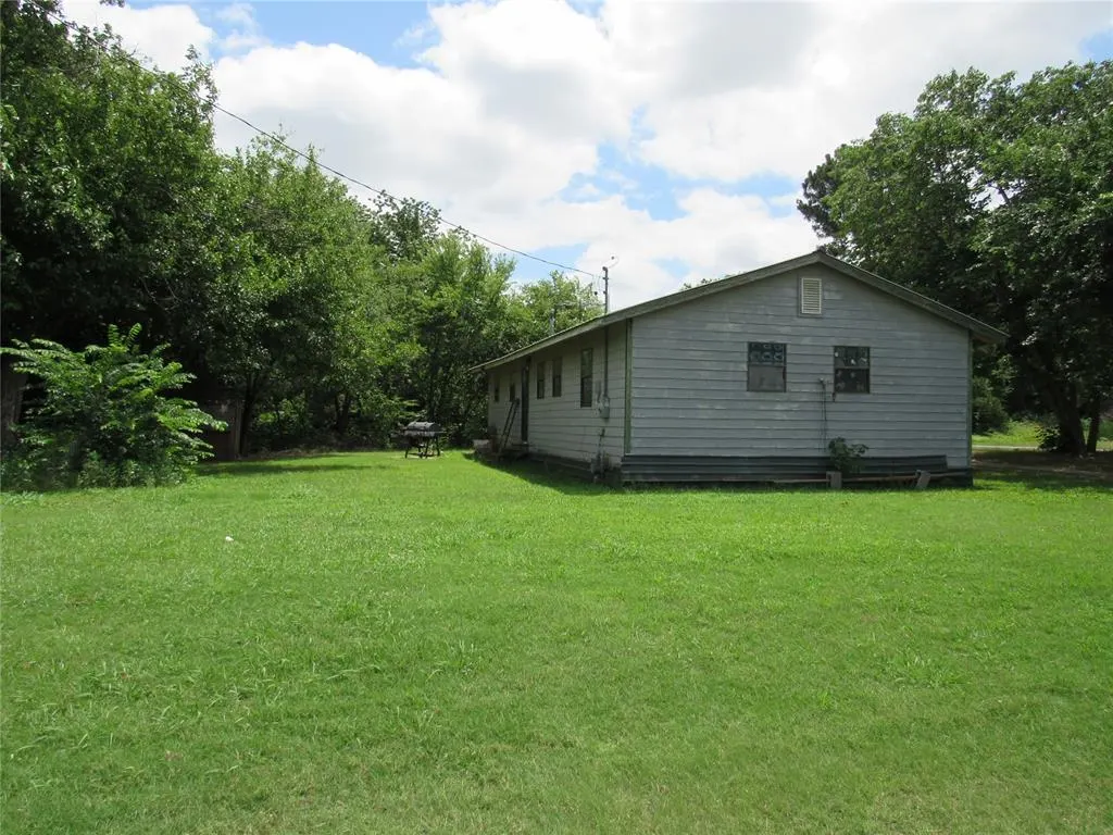 Photo 14 — 625 E Main, Byars, OK 74831