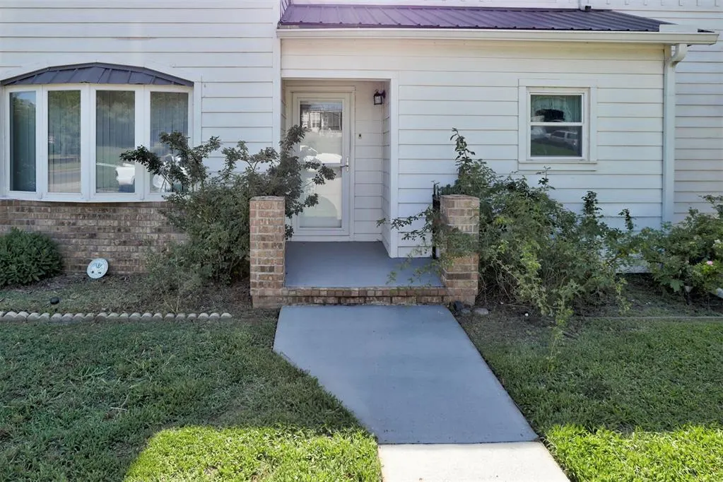Photo 4 — 1323 W Noble Avenue, Guthrie, OK 73044