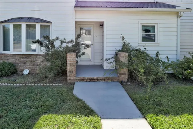 Photo 4 — 1323 W Noble Avenue, Guthrie, OK 73044