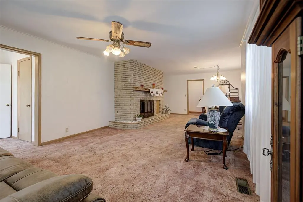 Photo 9 — 1323 W Noble Avenue, Guthrie, OK 73044