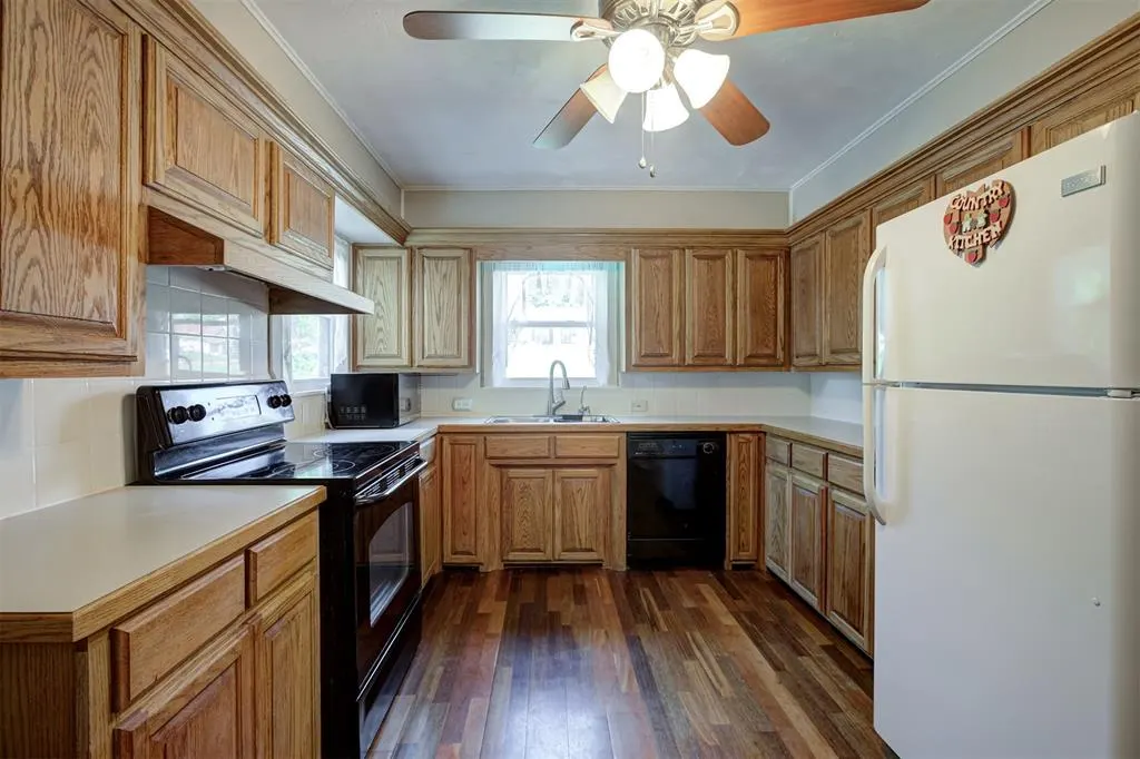 Photo 11 — 1323 W Noble Avenue, Guthrie, OK 73044