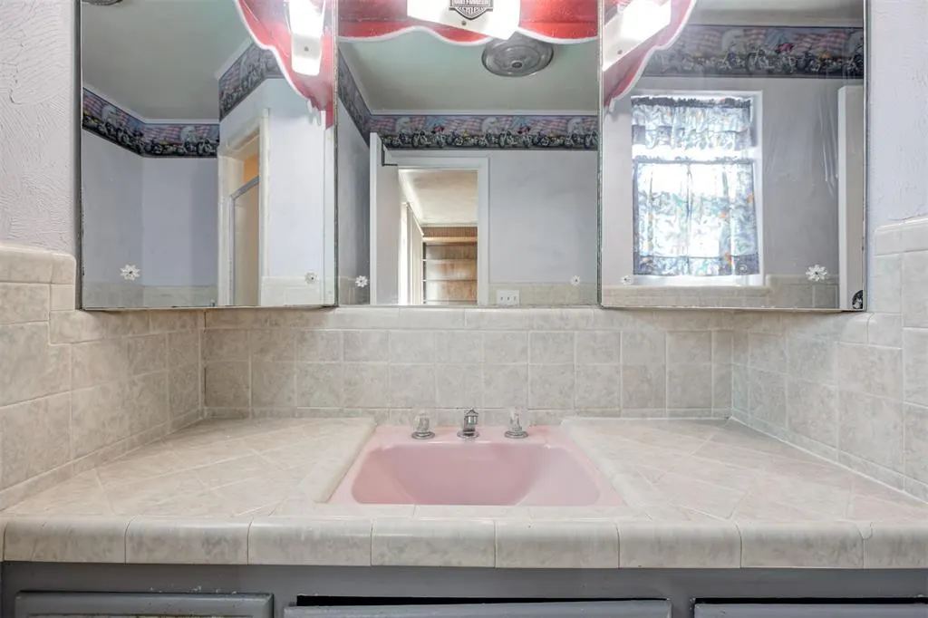 Photo 18 — 1323 W Noble Avenue, Guthrie, OK 73044